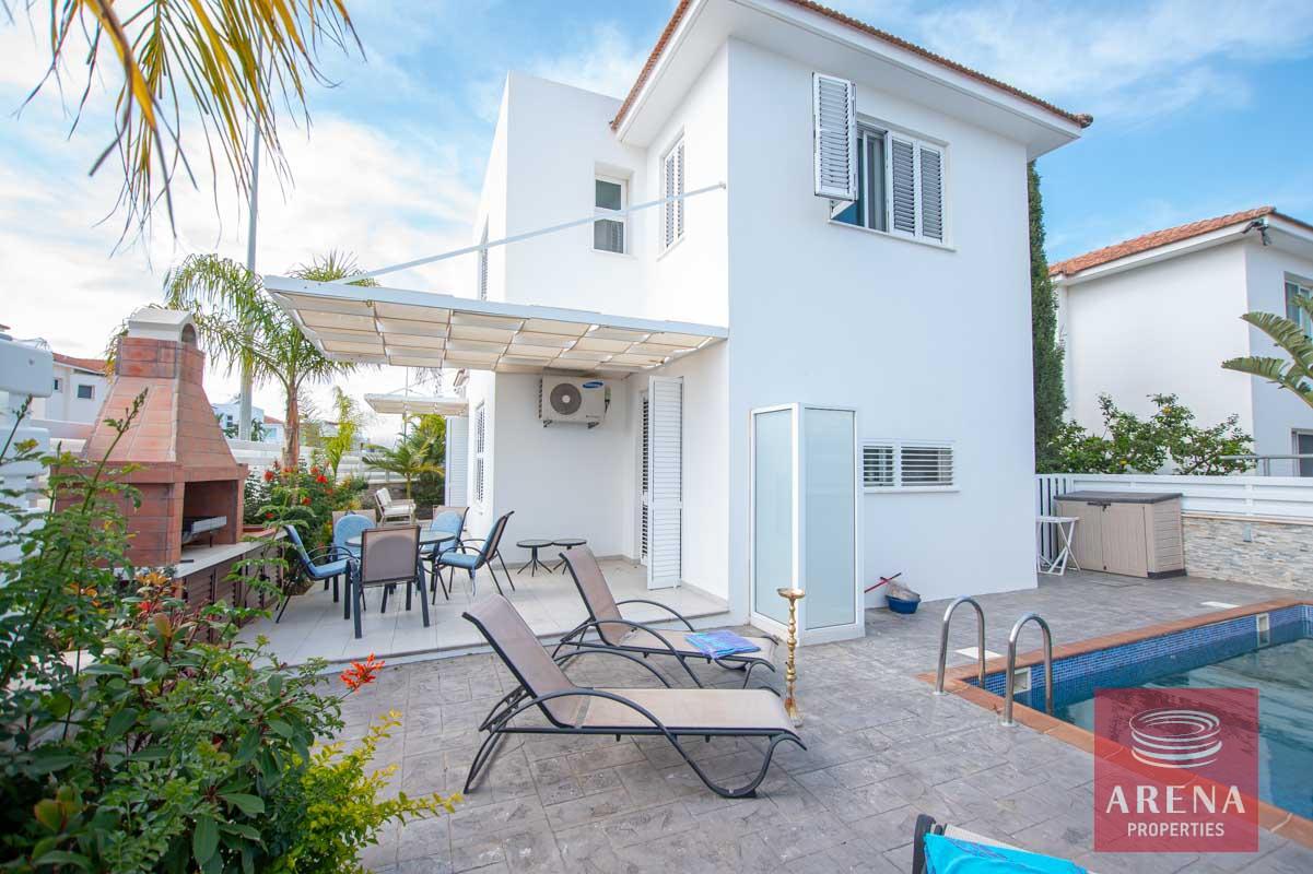 1-Villa-for-sale-Ayia-Triada-5614