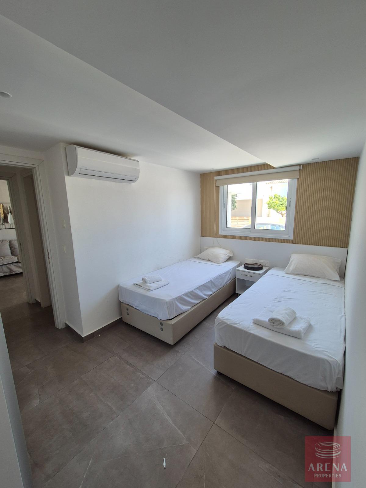 1-apt-aia-napa-10488-8-3