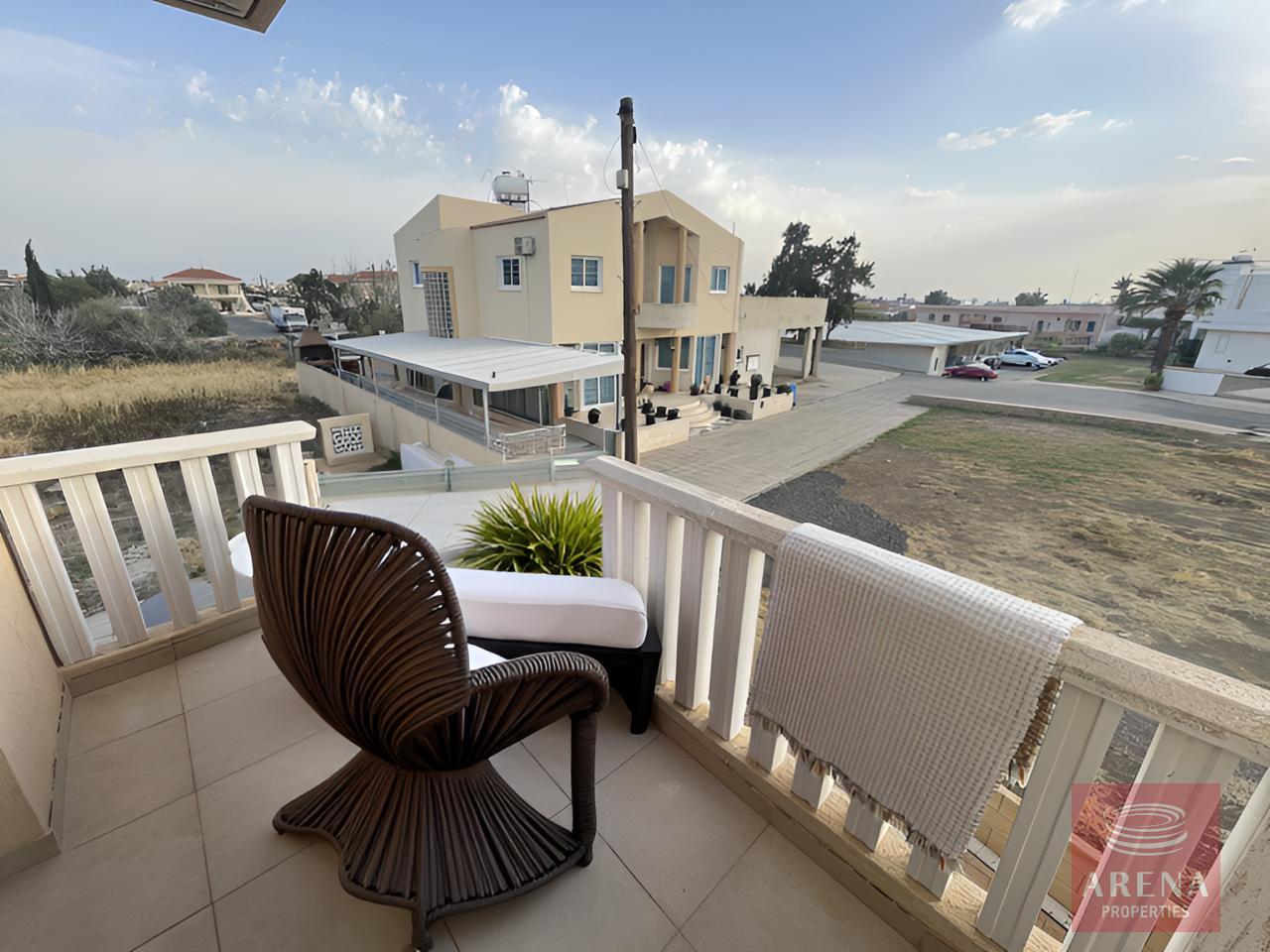 1-apt-in-kiti-9449-5