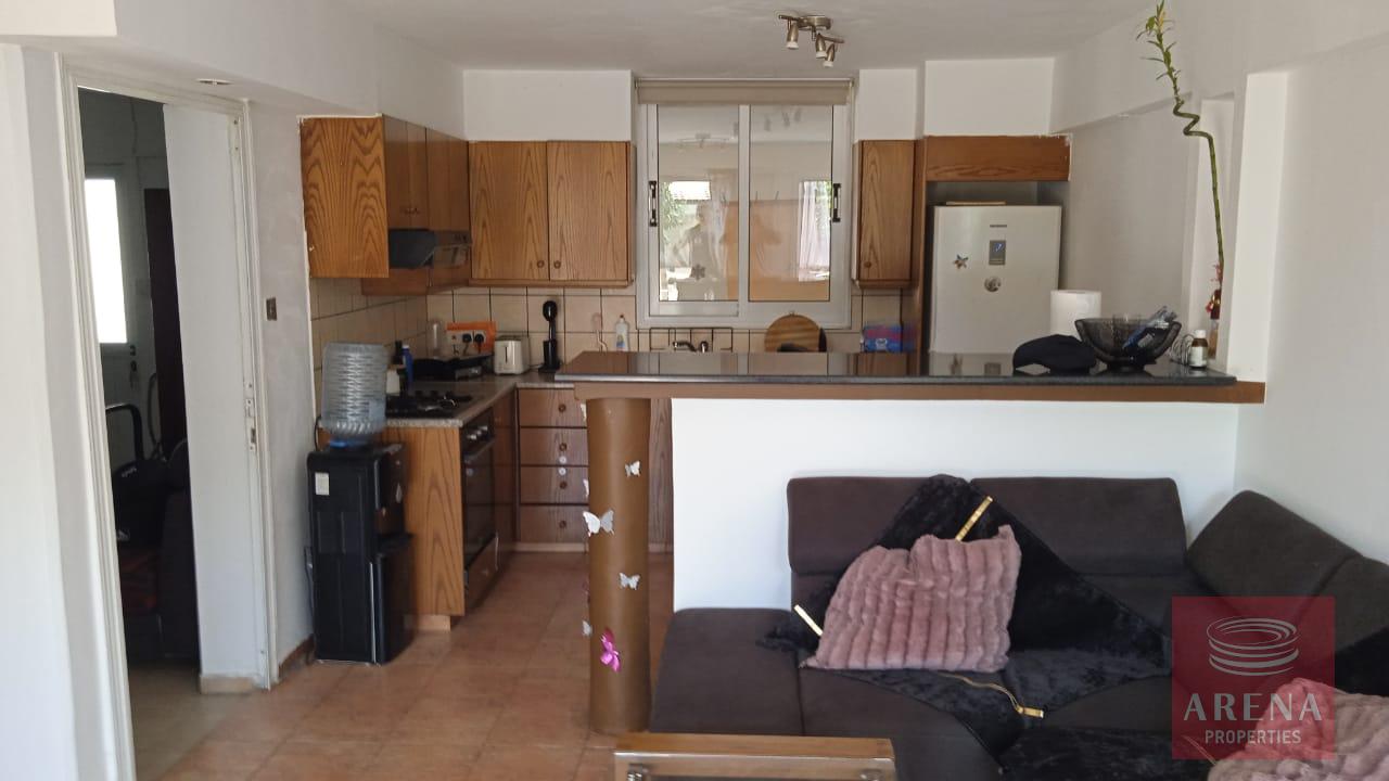 1-apt-livadia-9912-10-1
