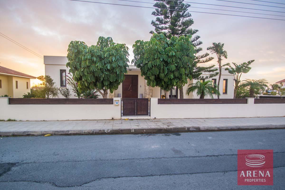 1-bungalow-4-bed-derynia-3877