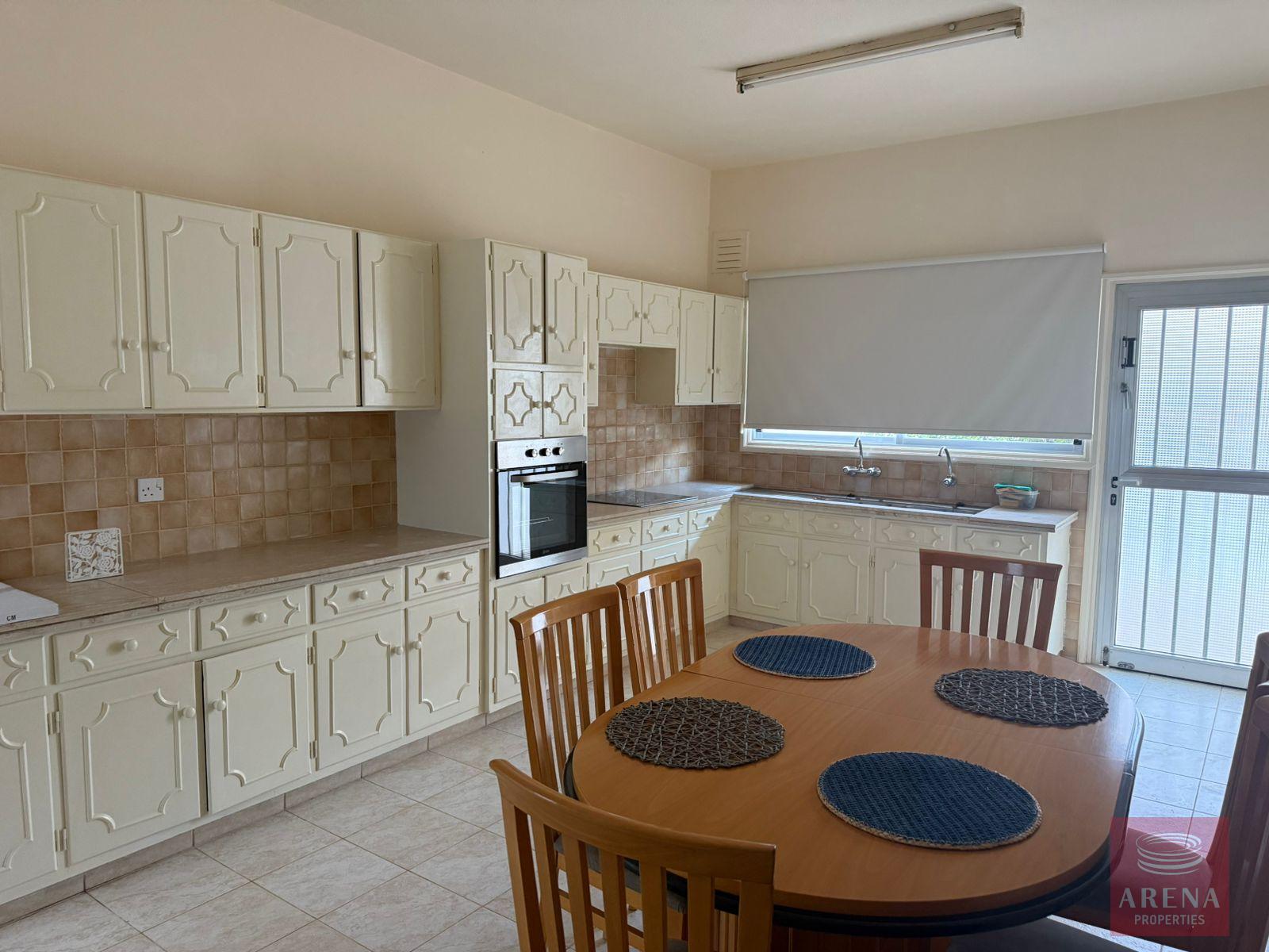 1-bungalow-rent-larnaca-10448-15-2