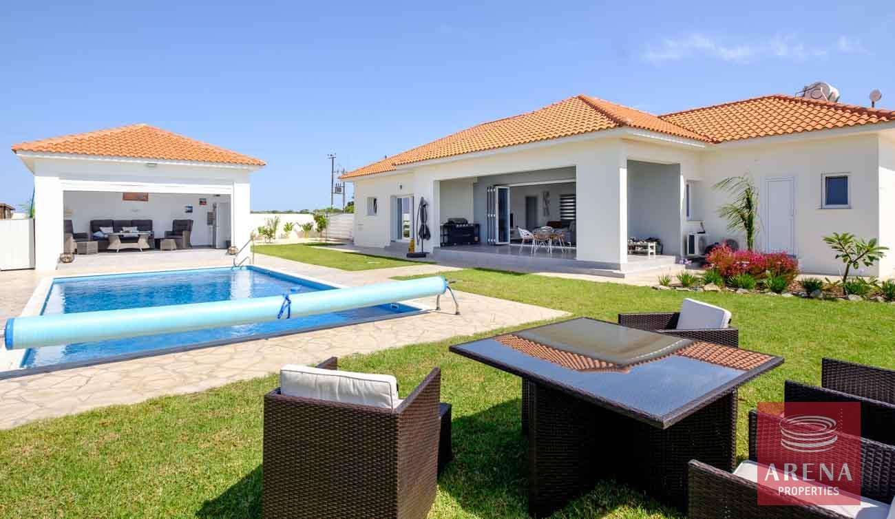 1-bungalow-vrysoulles-to-buy