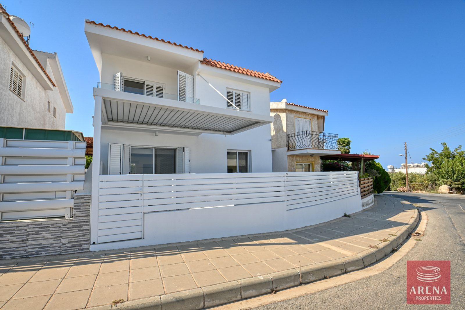 1-house-with-deeds-in-Paralimni-6193