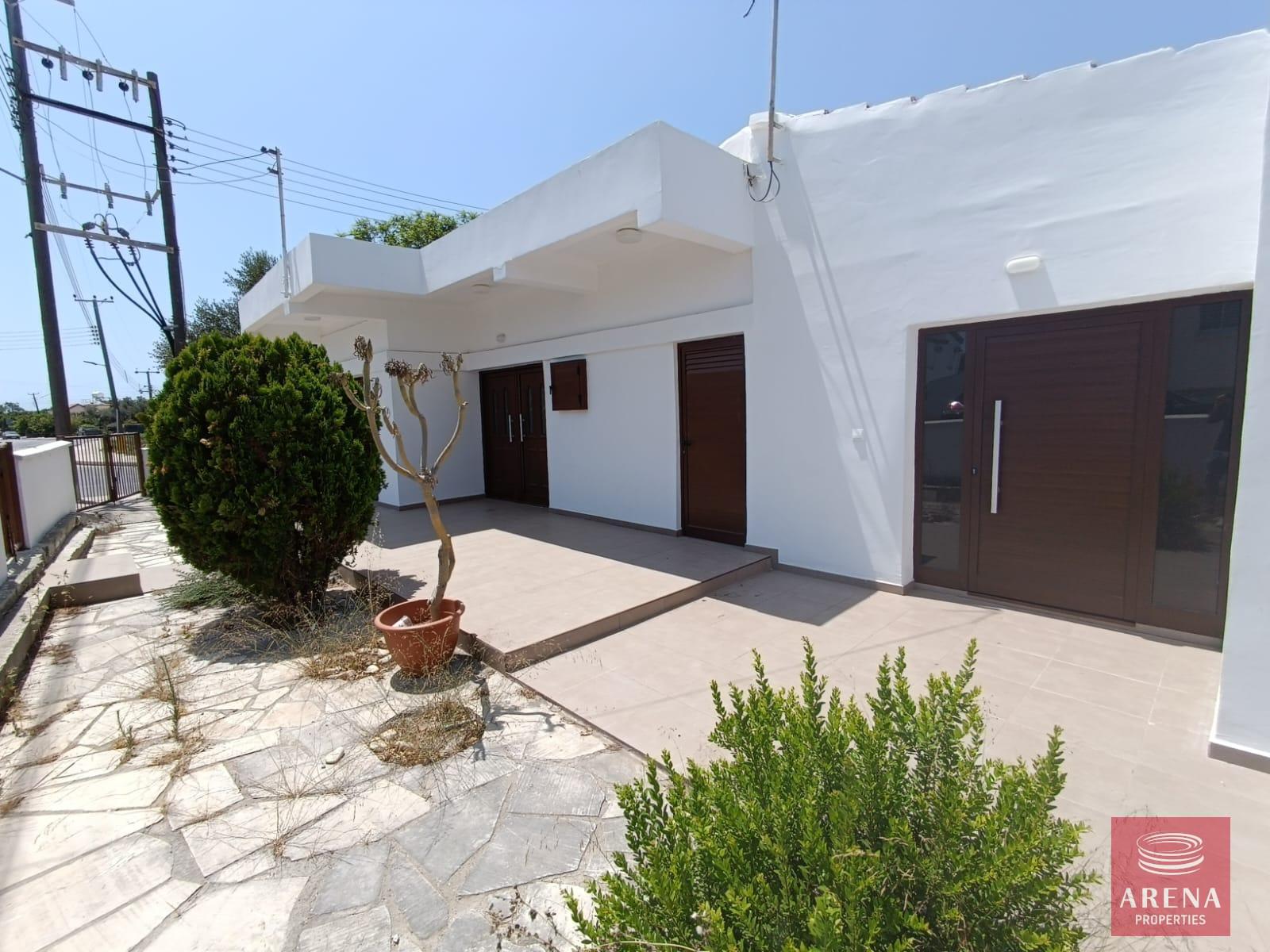 1-houses-in-pervolia-8297