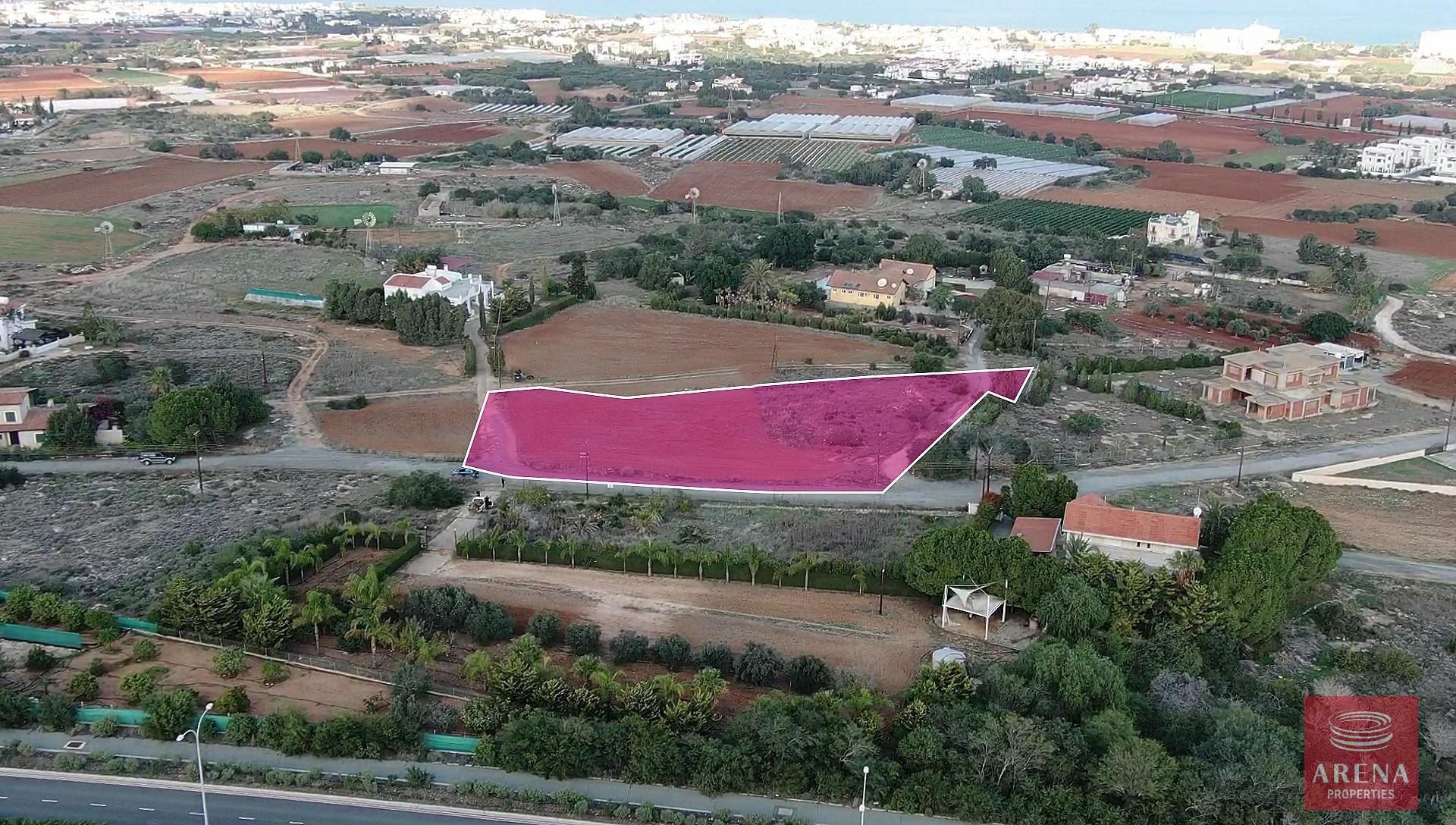 1-land-in-paralimni-9208-3