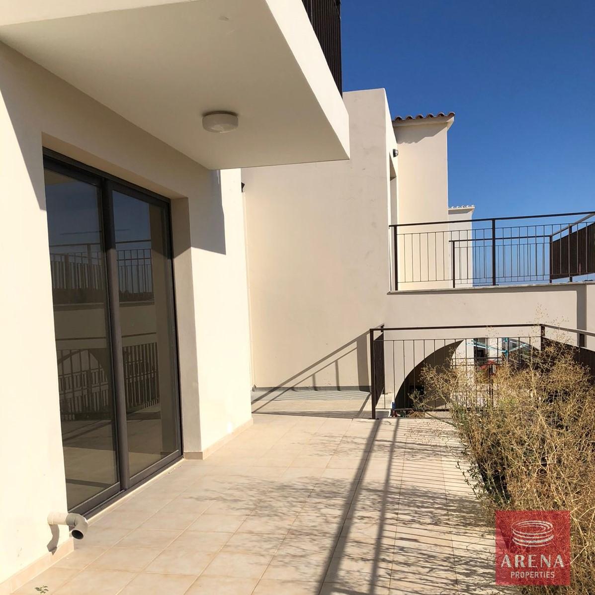 1-townhouse-in-Alaminos-6066-1