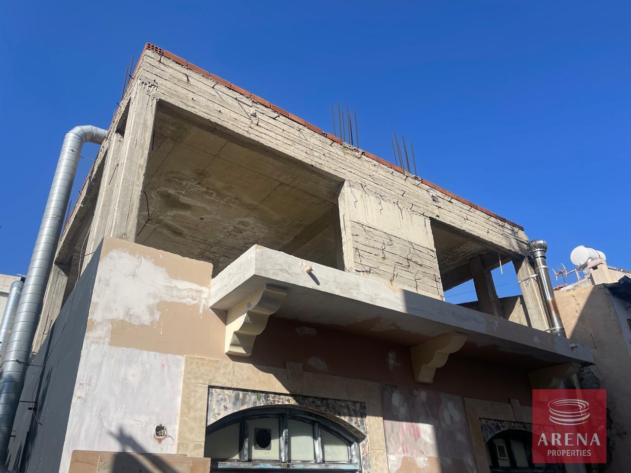 1-unfinished-apt-finikoudes-8810