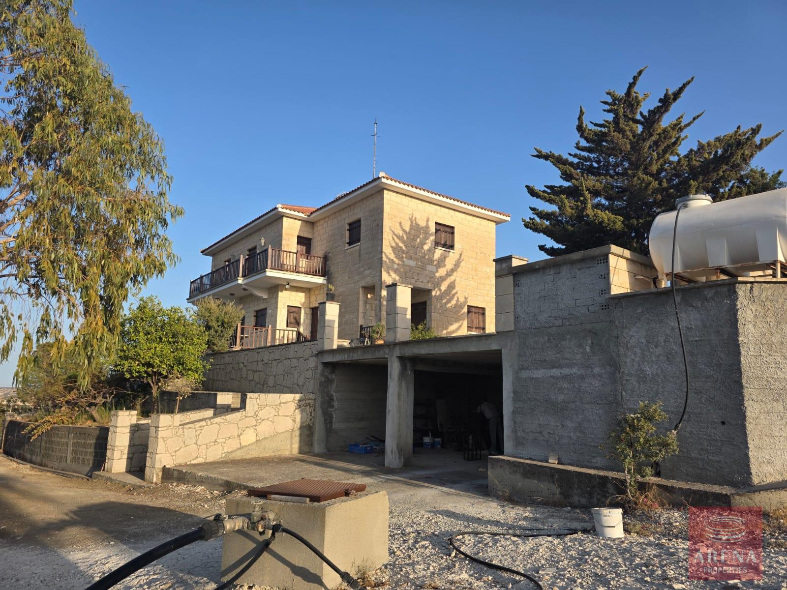 1-villa-anglisides-10312-8-3