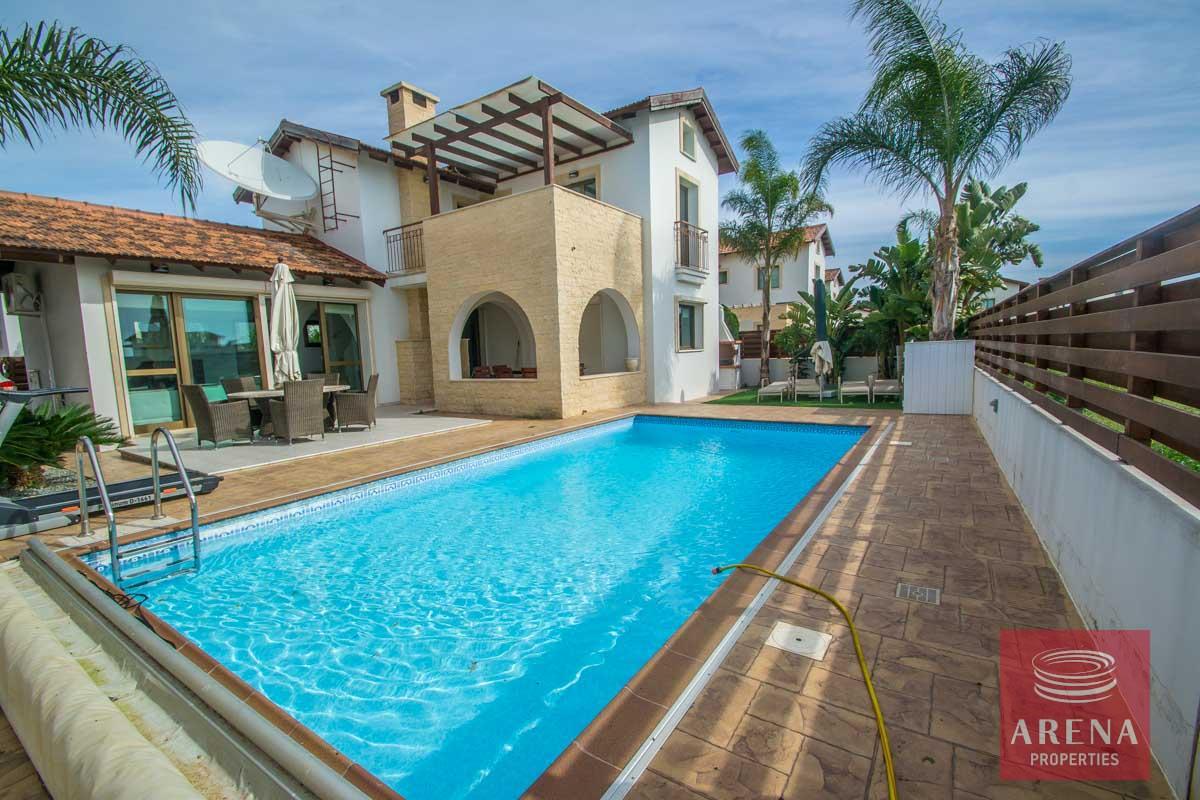 1-villa-in-ayia-thekla-4151