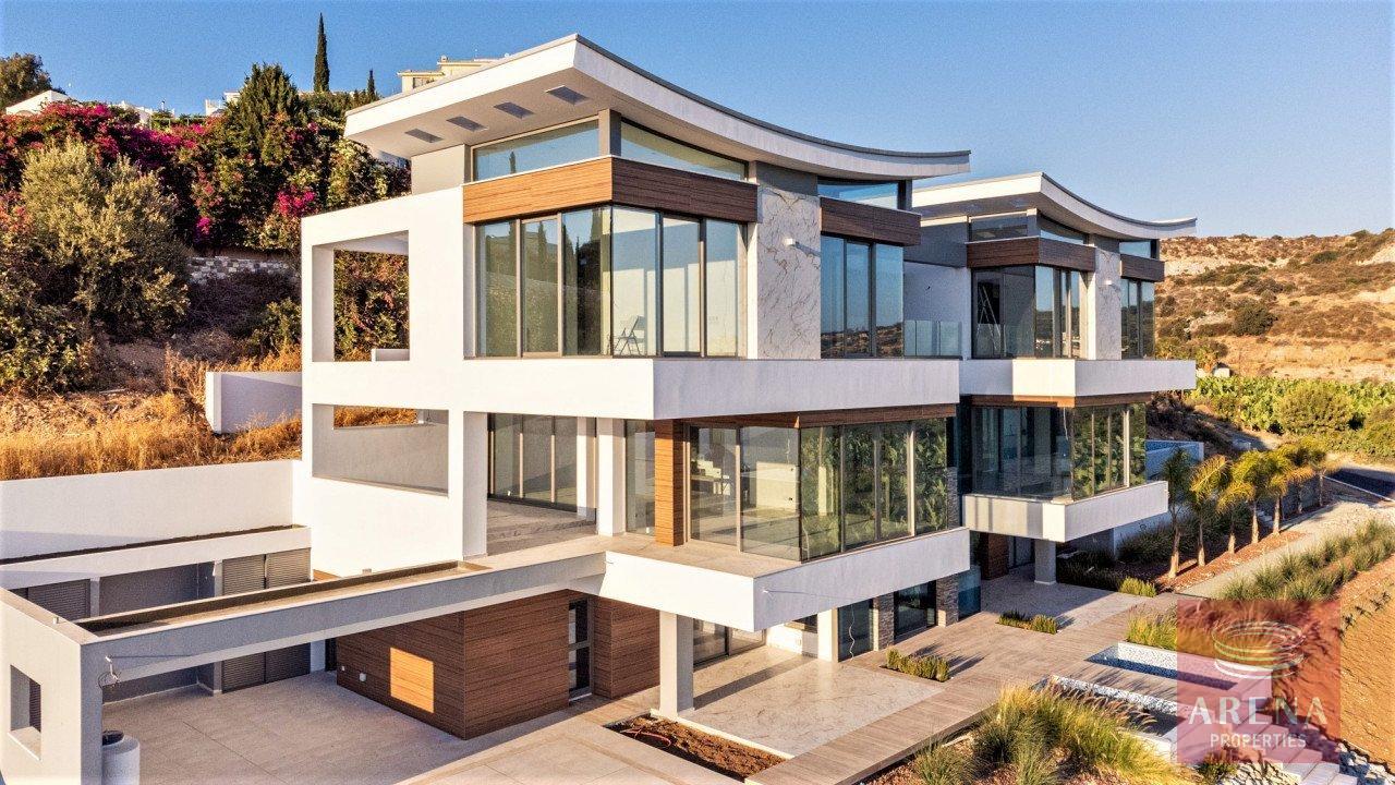 1-villa-in-kissonegra-9708-10