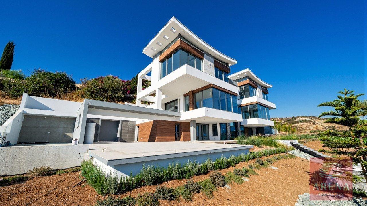 1-villa-in-kissonegra-9708-3