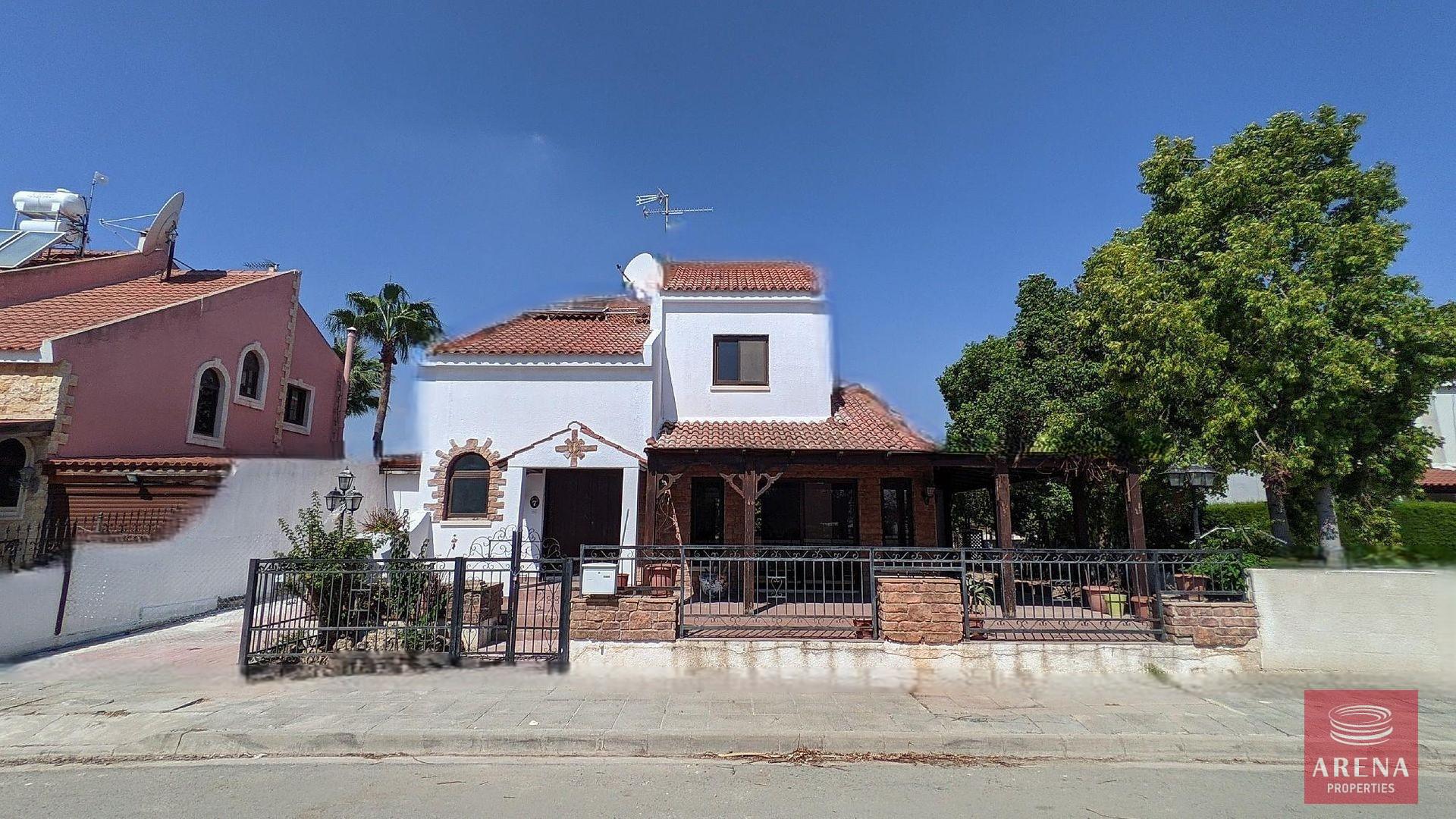 1-villa-in-oroklini-8660