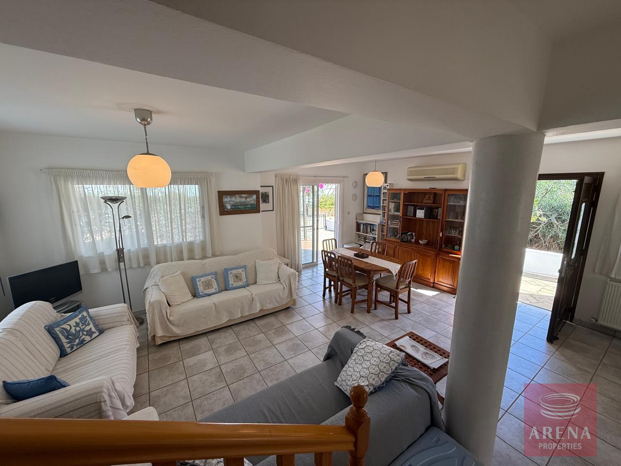 1-villa-in-pernera-10261-19-3