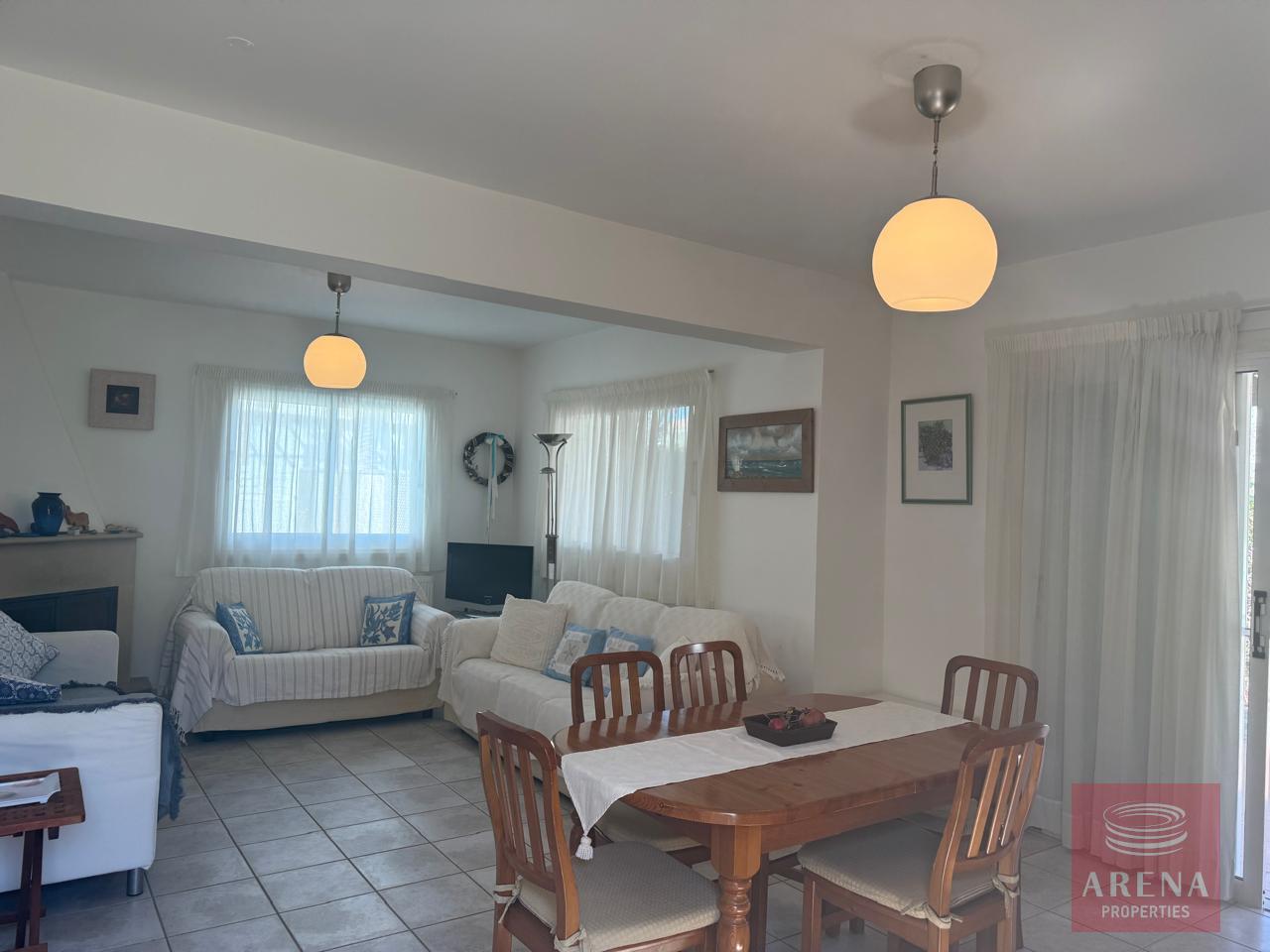 1-villa-in-pernera-10261-24-3