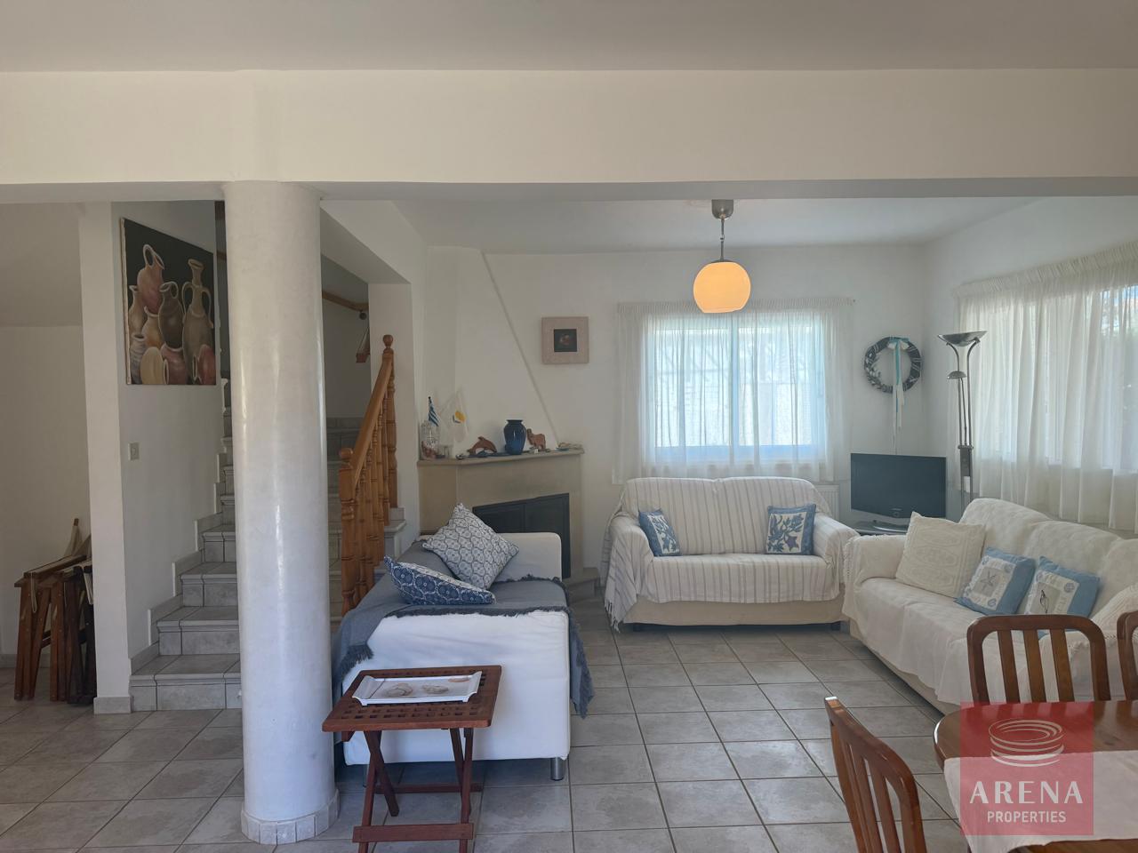 1-villa-in-pernera-10261-28-3