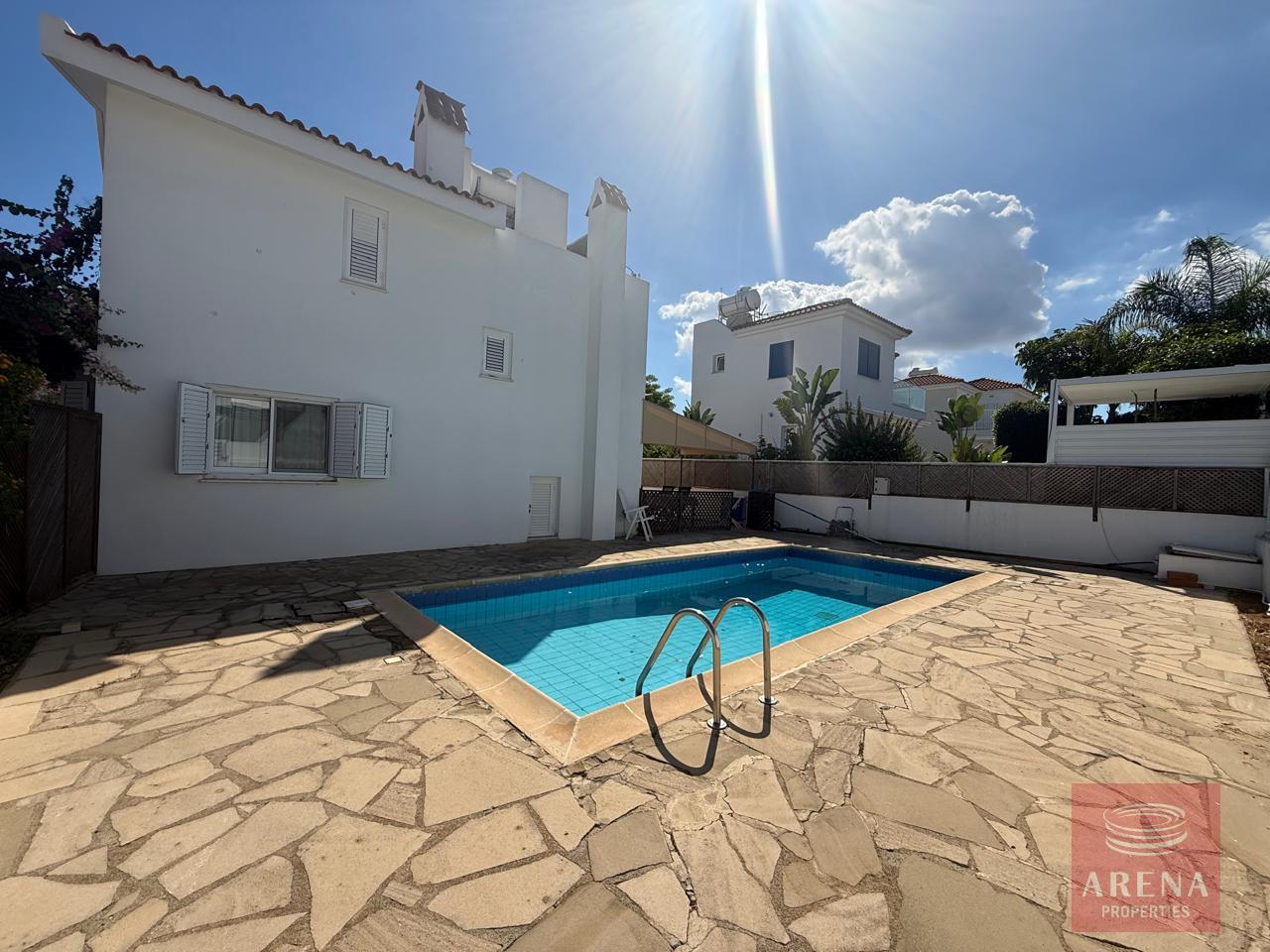 1-villa-in-pernera-10261-29-3