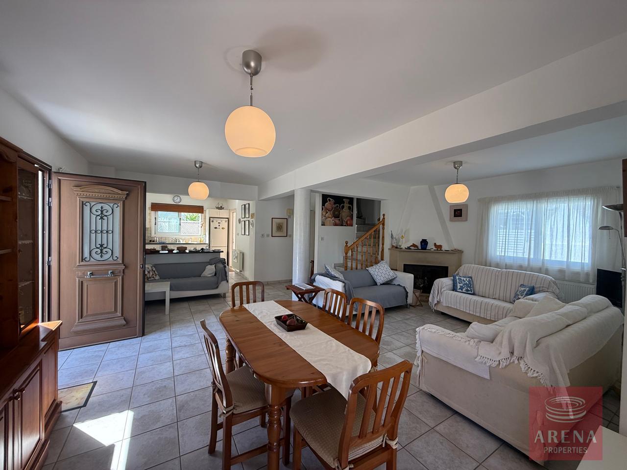 1-villa-in-pernera-10261-30-3