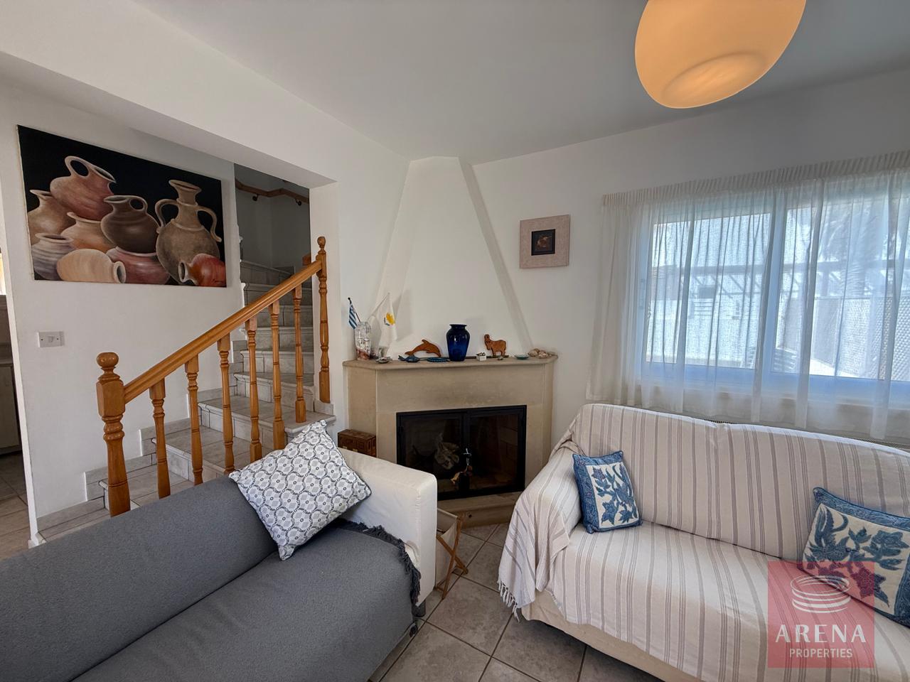 1-villa-in-pernera-10261-33-3