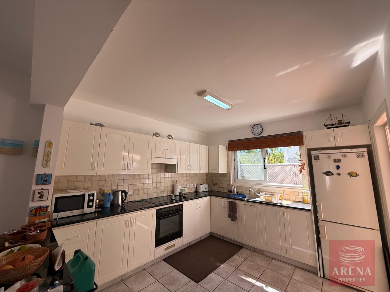 1-villa-in-pernera-10261-37-3