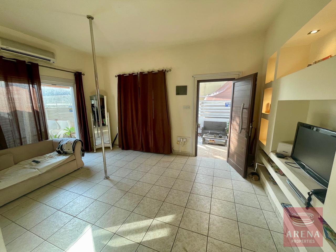 1-villa-in-protaras-9470-15