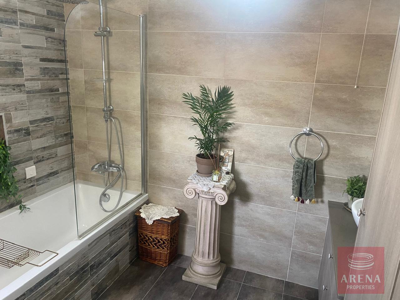 1-villa-kiti-10032-33-3