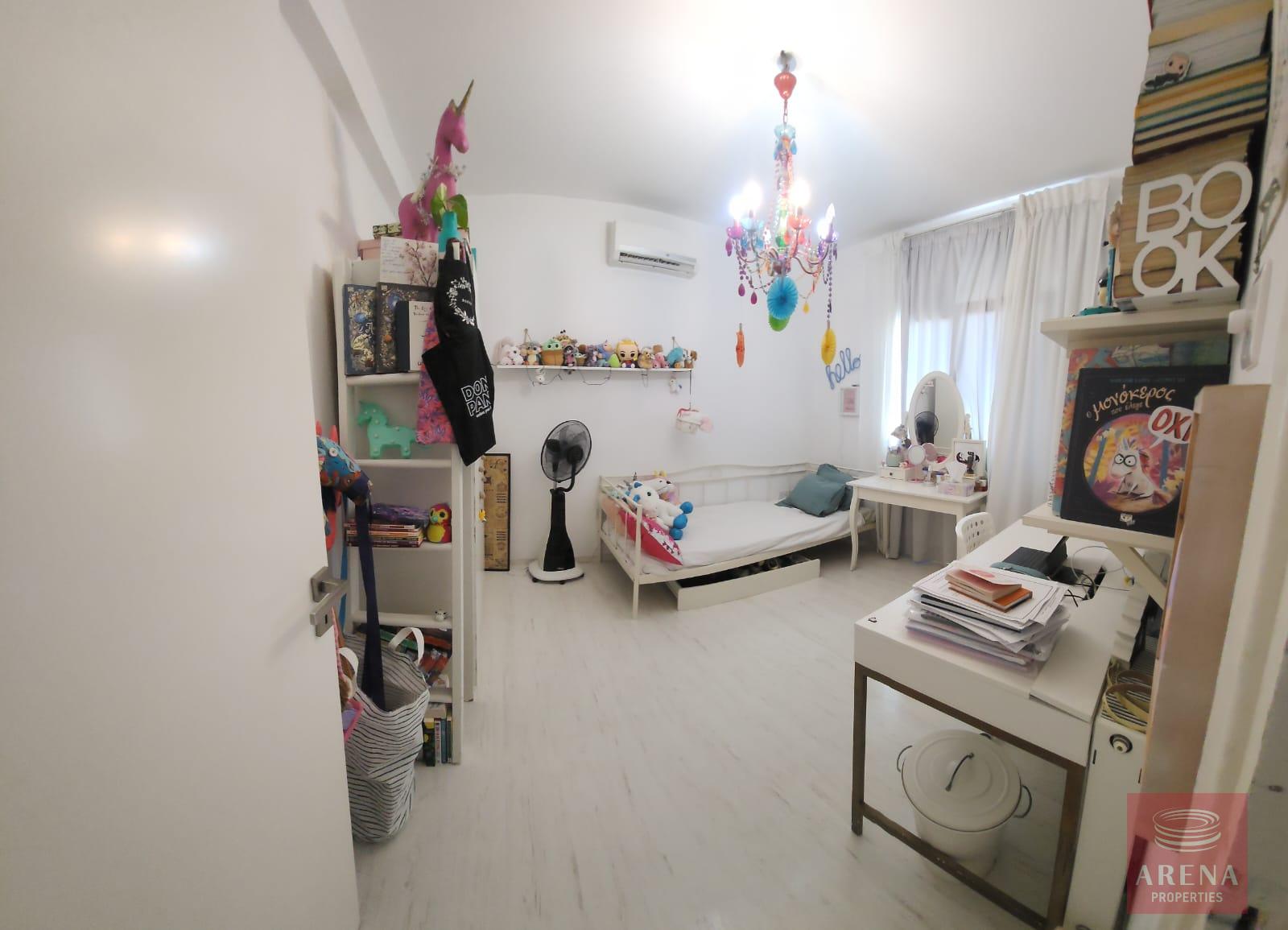 1-villa-larnaca-10230-9-5