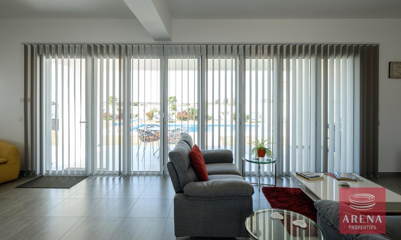 10-1-bungalow-vrysoulles-to-buy