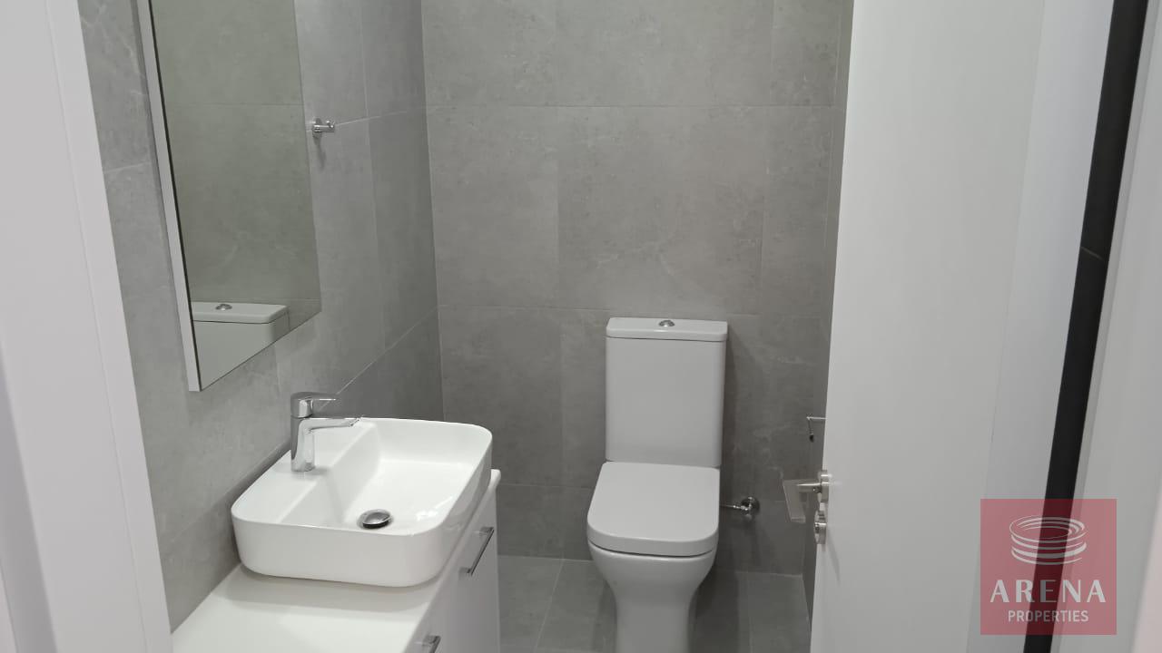 10-2-BED-APT-ARADIPPOU-9306