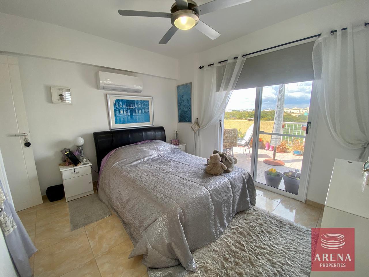 10-2-BED-APT-KAPPARIS-7978-1