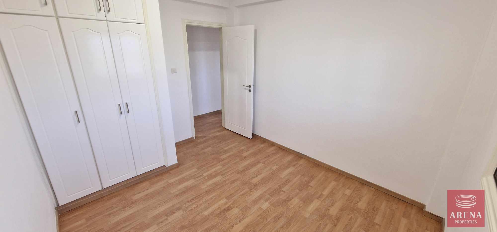 10-2-BED-APT-PARALIMNI-7348-1