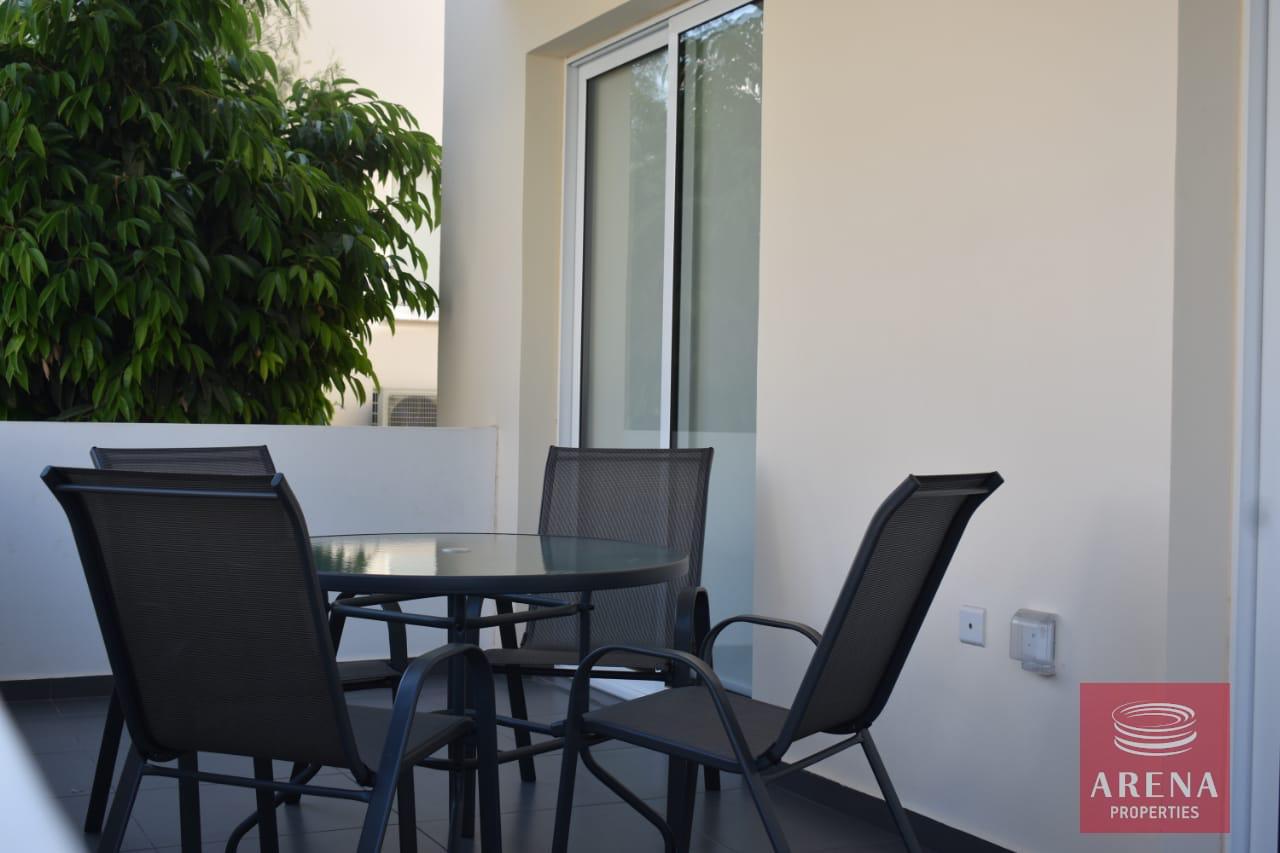 10-2-BED-APT-RENT-KAPAPRIS-9300