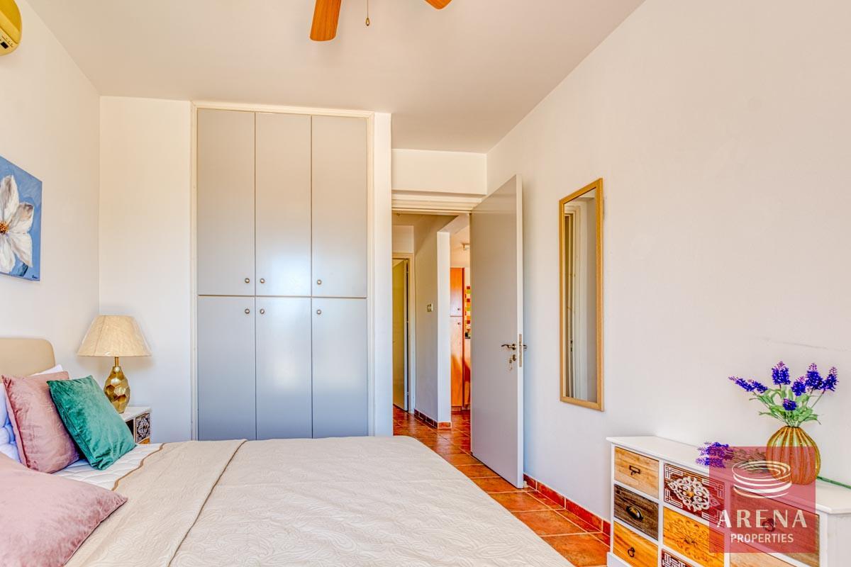 10-2-bed-apt-with-Title-Deeds-in-Paralimni-5864-1