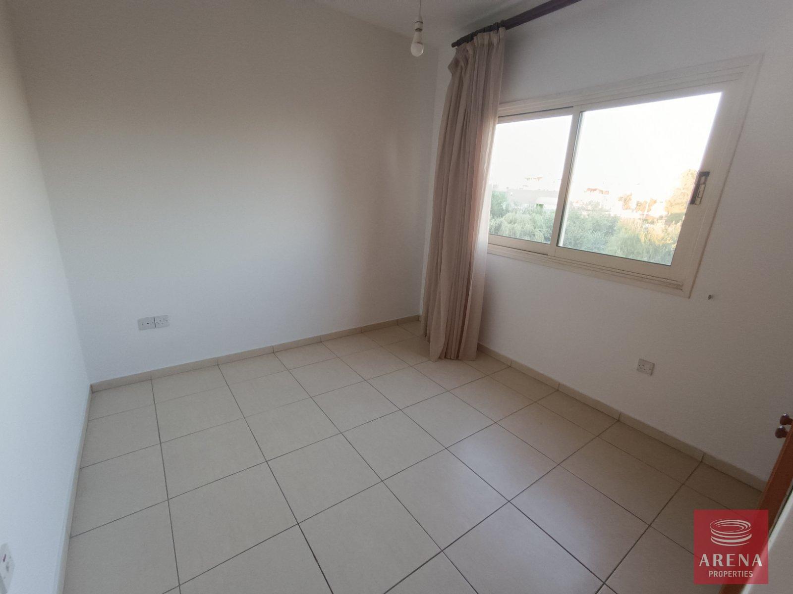 10-3-BED-APT-LARNACA-8847