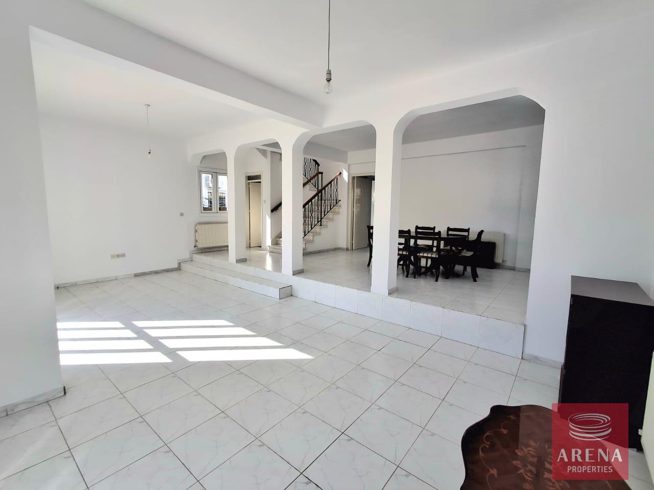 10-3-BED-VILLA-ARADIPPOU-9115