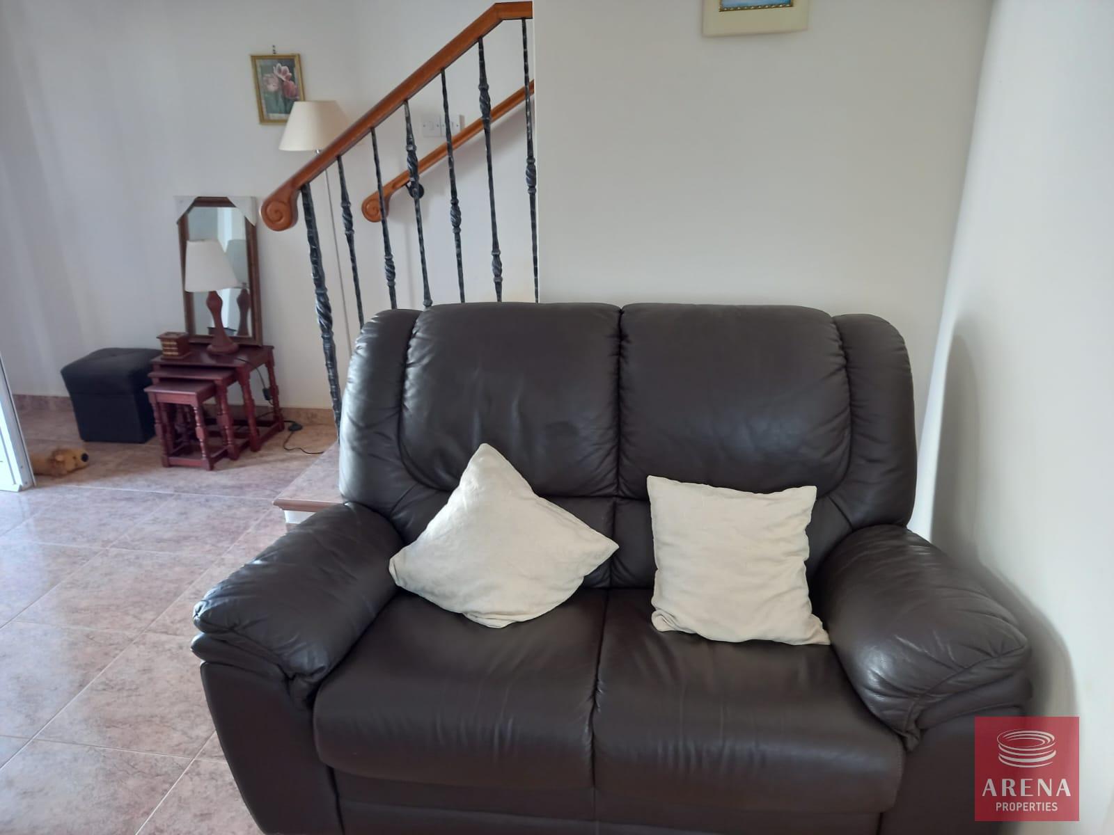 10-3-BED-VILLA-FOR-RENT-FRENAROS-8606