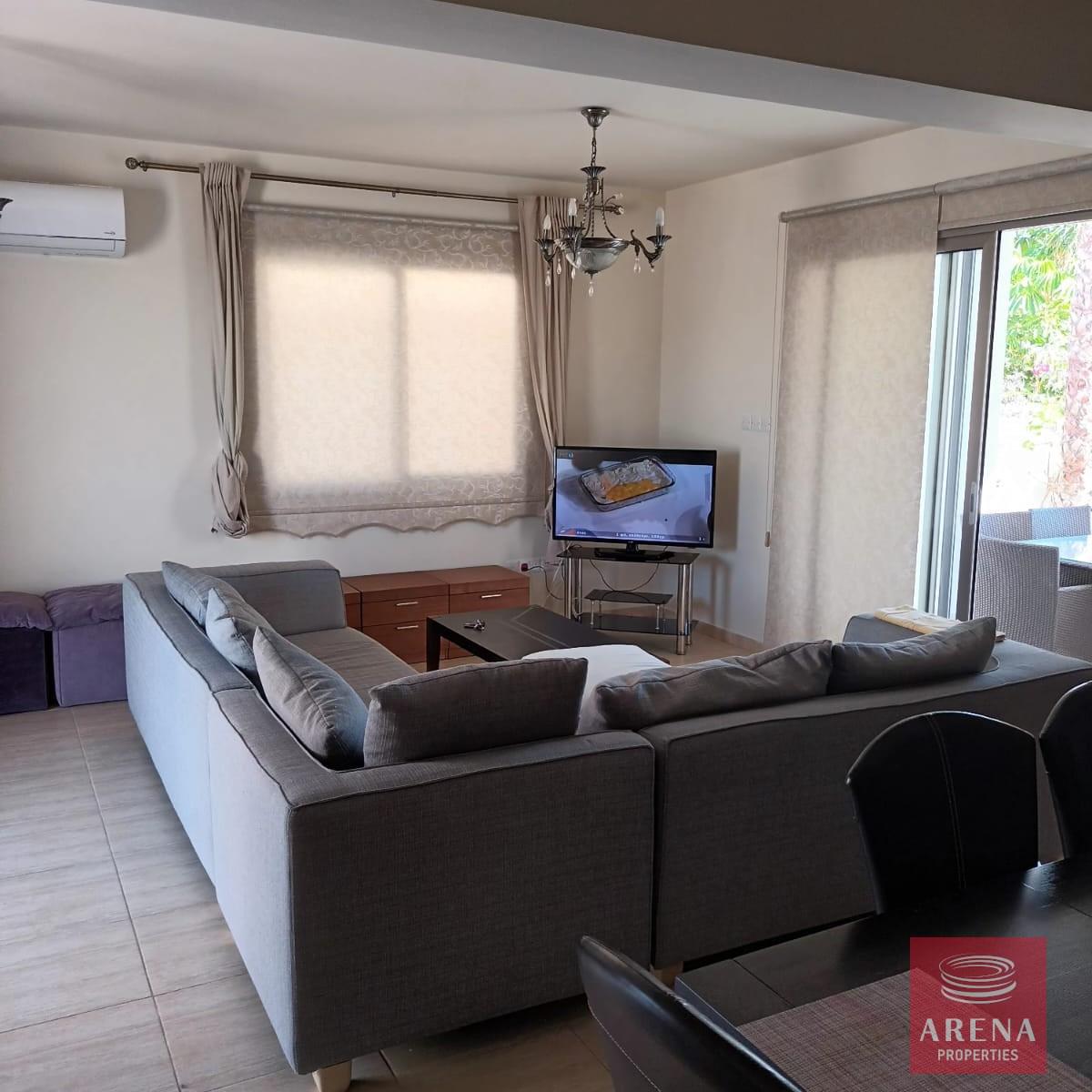 10-3-BED-VILLA-IN-PERVOLIA-8419