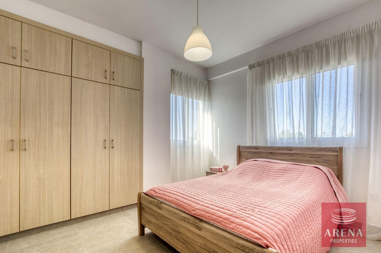 10-3-bed-apt-derynia-6906