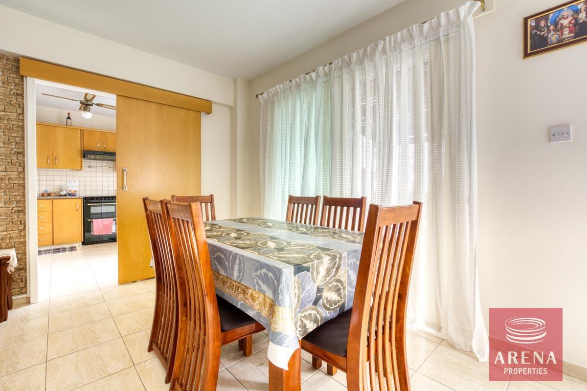 10-3-bed-apt-in-paralimni-8405