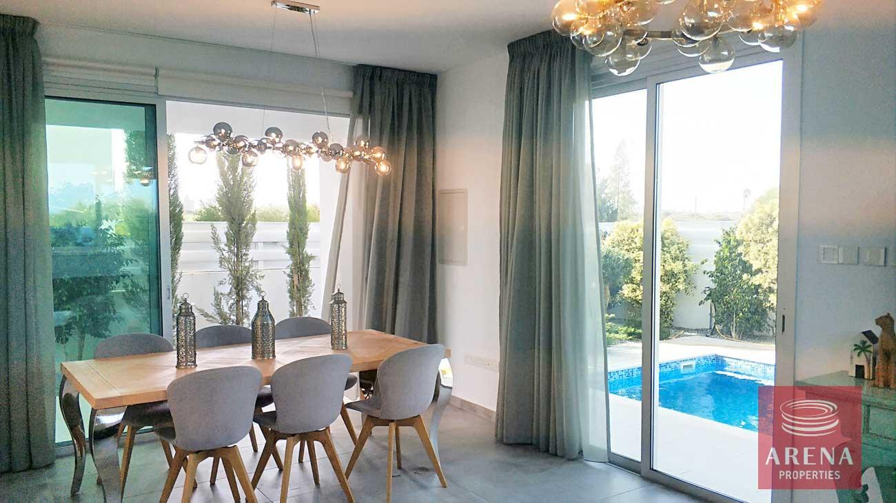 10-3-bed-luxury-villa-for-rent-5924-1