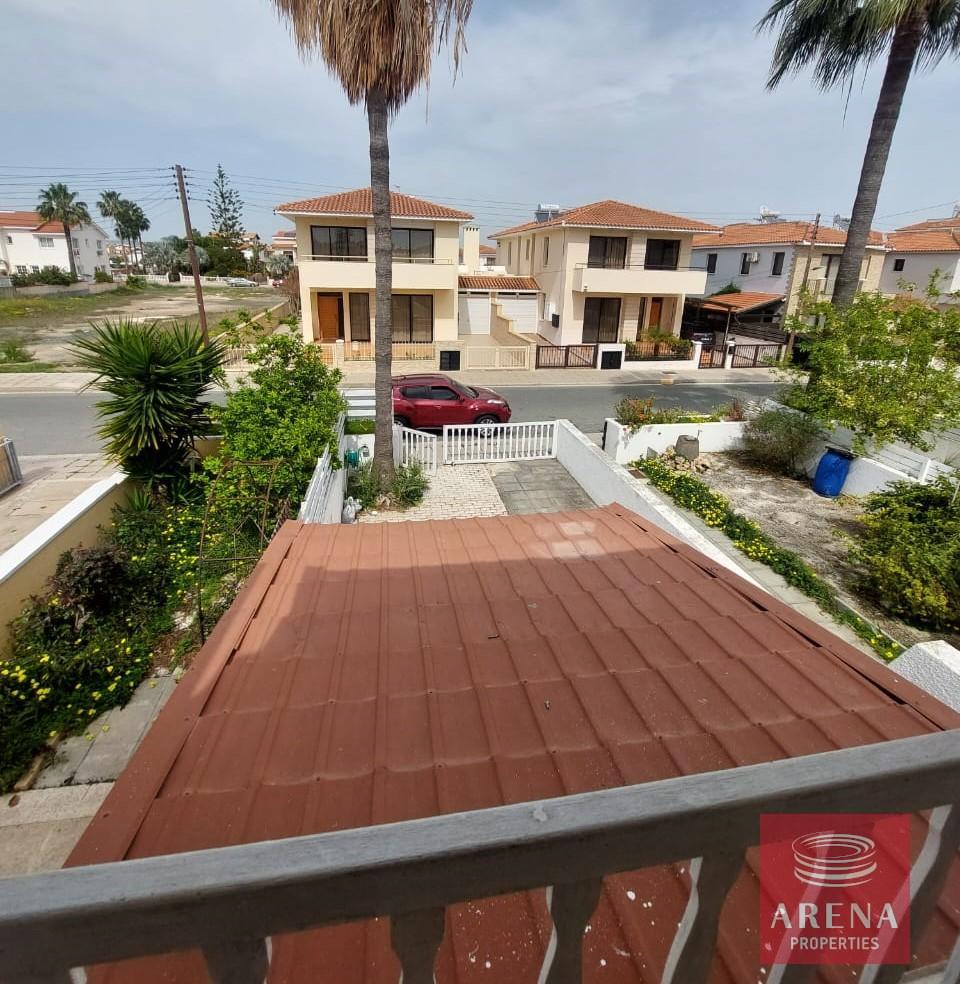 10-3-bed-th-livadia-8173