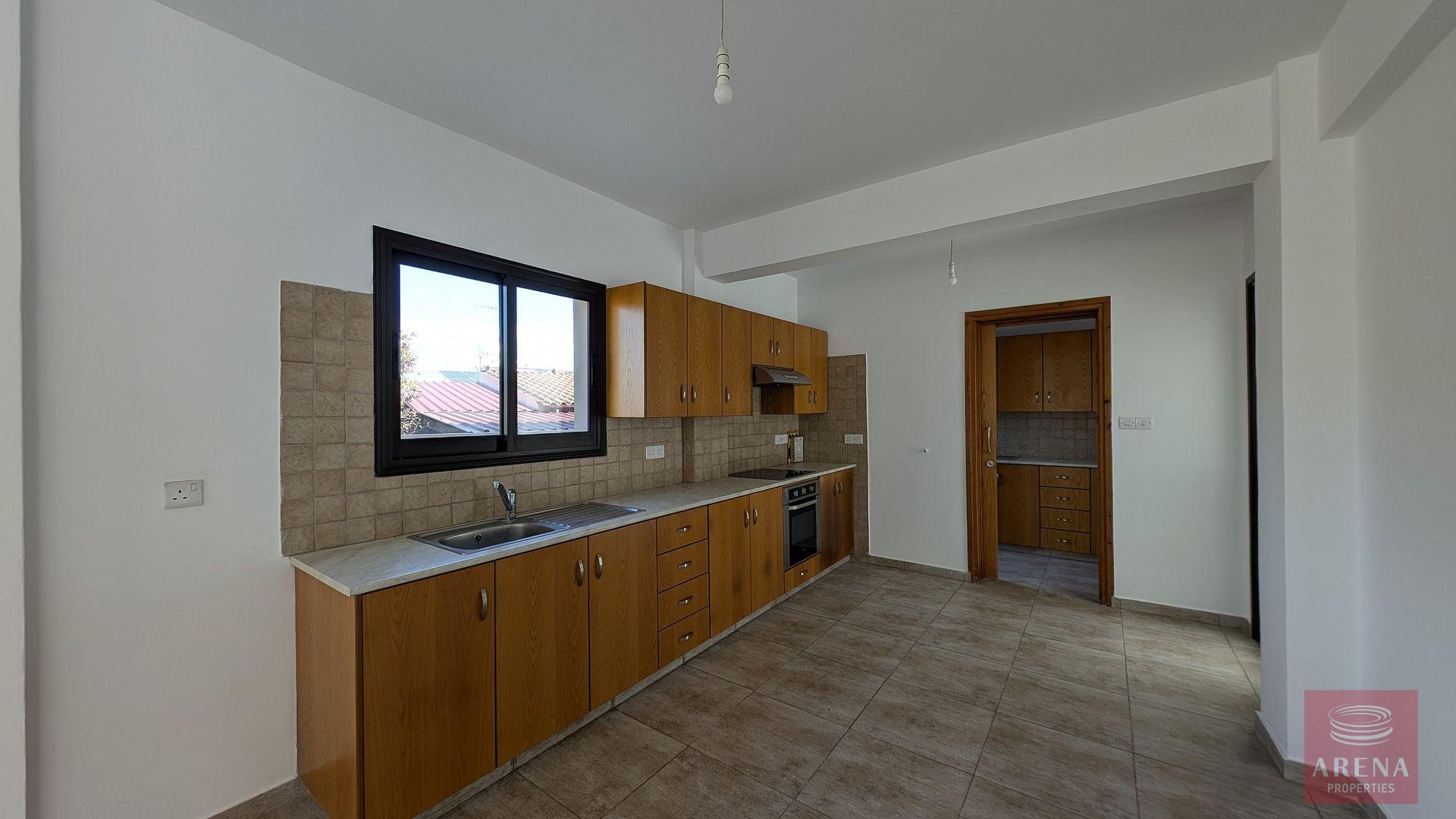 10-3-bed-villa-dromolaxia-9317