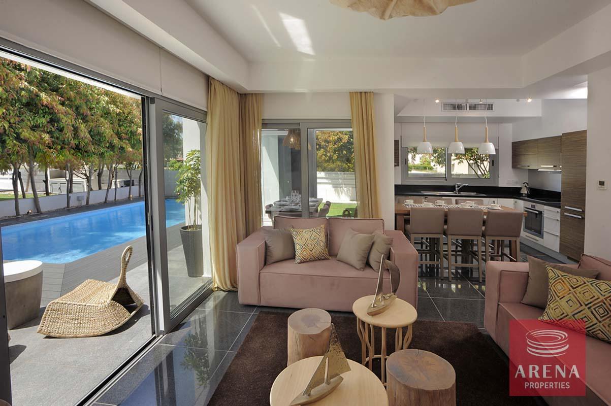 10-3-bed-villa-in-pervolia-5644-1