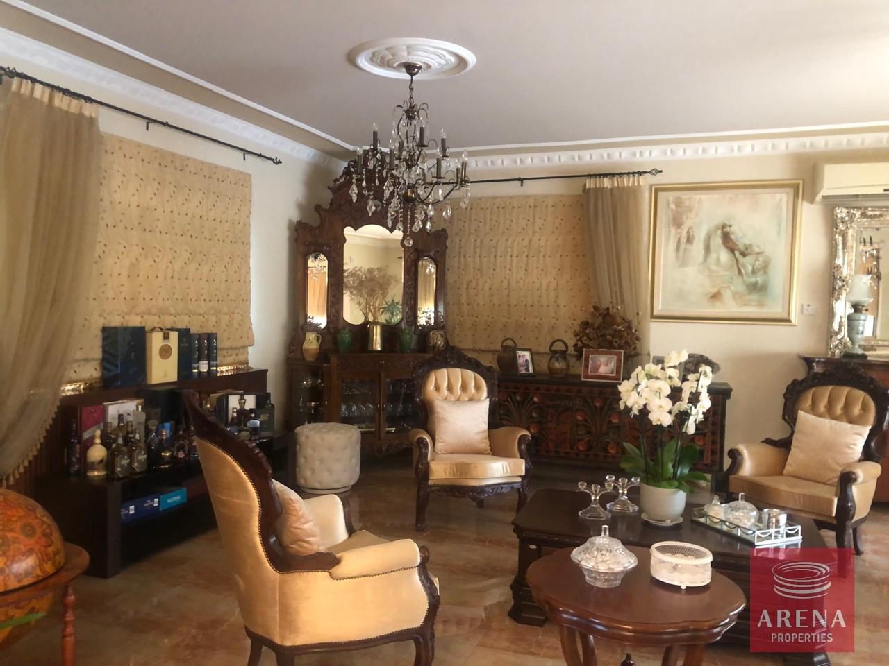 10-4-BED-VILLA-IN-DEKELIA-8422