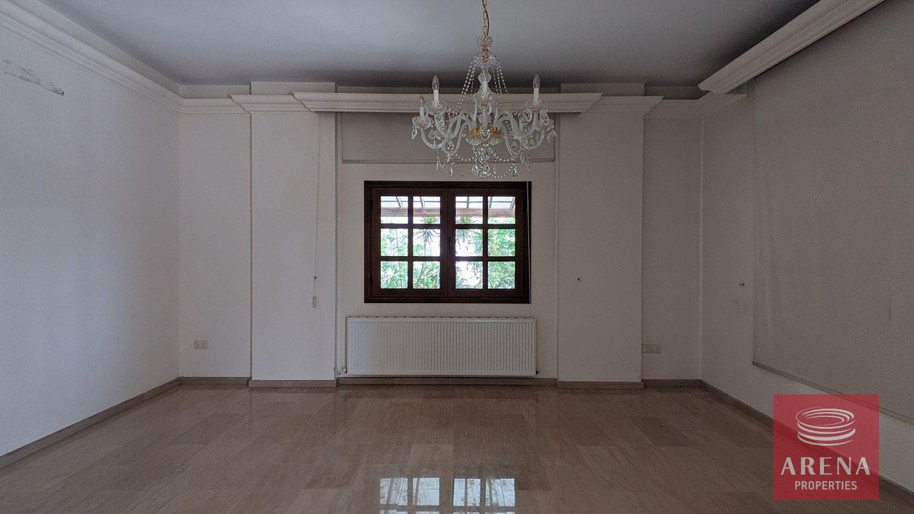 10-4-BED-VILLA-IN-OROKLINI-7481