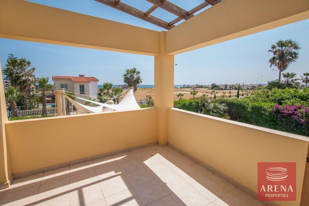 10-4-bed-villa-in-ayia-thekla