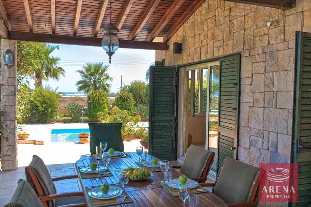 10-5-bed-villa-in-Paralimni-6482