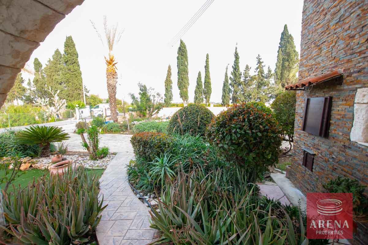 10-5-bed-villa-in-Pervolia-6045-1