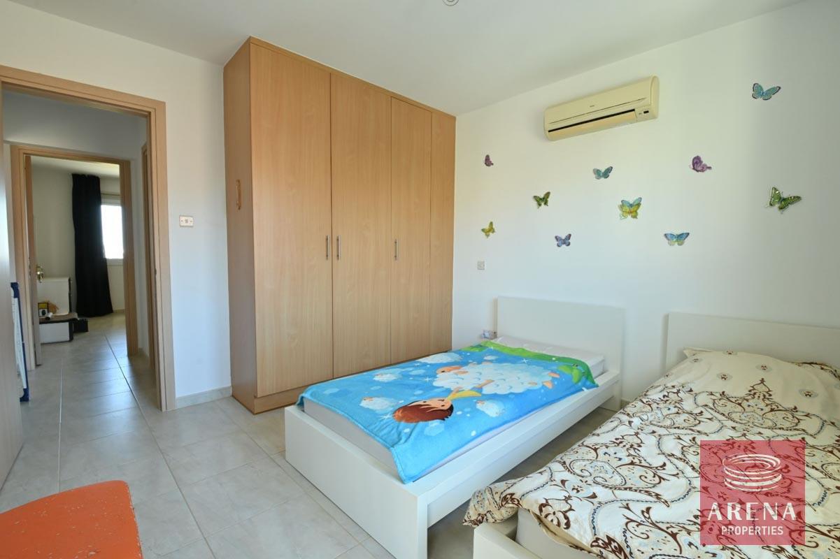 10-APT-IN-KAPPARIS-6055-1