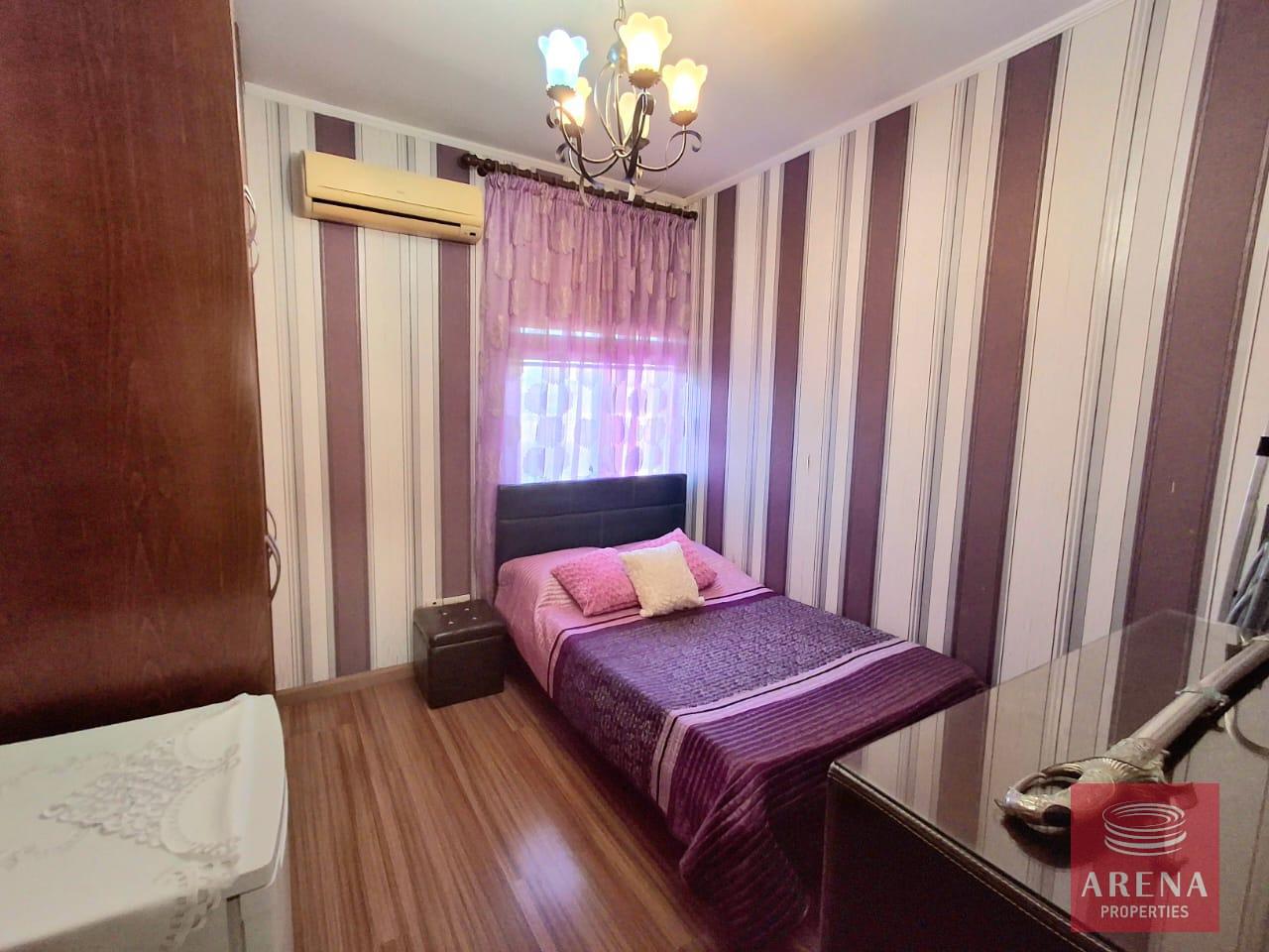 10-APT-IN-LARNACA-9173